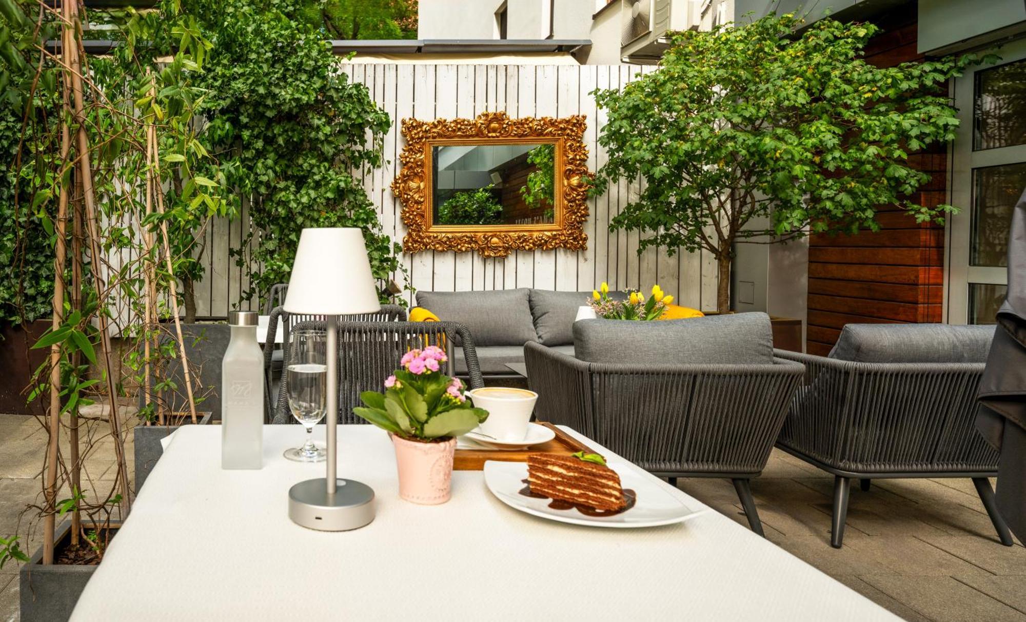 Mama'S Design & Boutique Hotel Bratislava Exterior photo