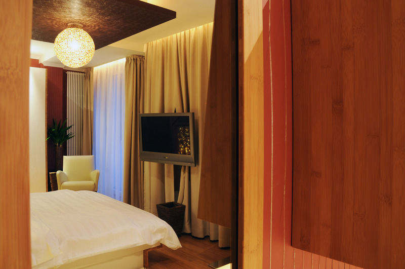 Mama'S Design & Boutique Hotel Bratislava Exterior photo